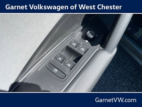 New 2026 Volkswagen Tiguan SE R-Line AWD/4WD image 17