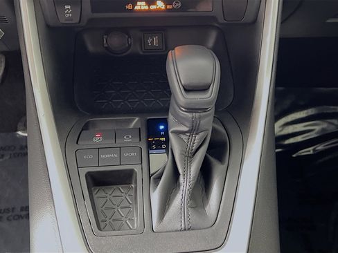 Used 2023 Toyota RAV4 LE image 23