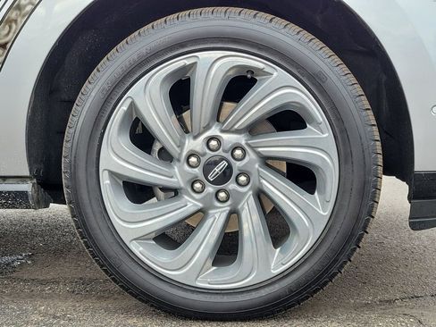 Used 2024 Lincoln Navigator L Reserve image 9