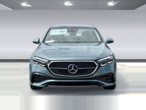 New 2026 Mercedes-Benz E 450 4MATIC Sedan image 6