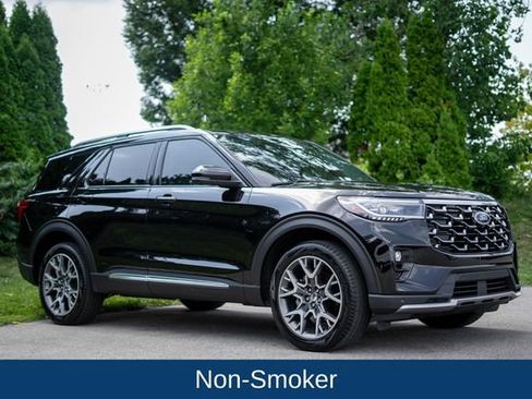 Used 2025 Ford Explorer Platinum w/ Ultimate Package AWD/4WD image 3