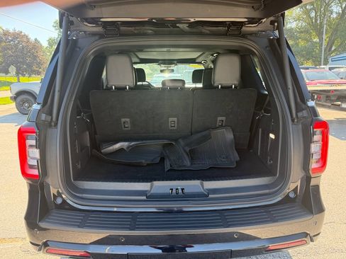 Used 2023 Ford Expedition Limited AWD/4WD image 11