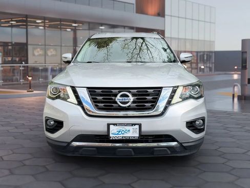 Used 2019 Nissan Pathfinder SV AWD/4WD image 2