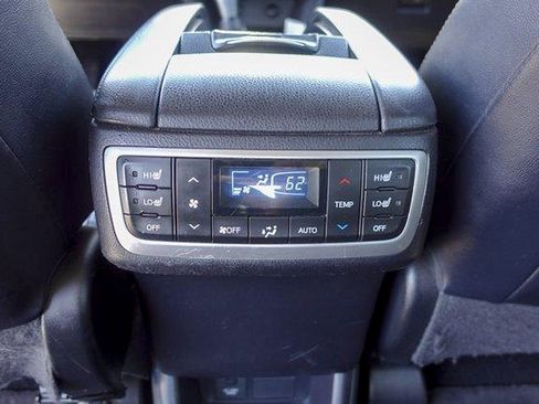 Used 2016 Toyota Highlander Limited Platinum FWD image 29