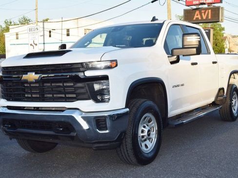 Used 2024 Chevrolet Silverado 2500 W/T w/ WT Convenience Package AWD/4WD image 4