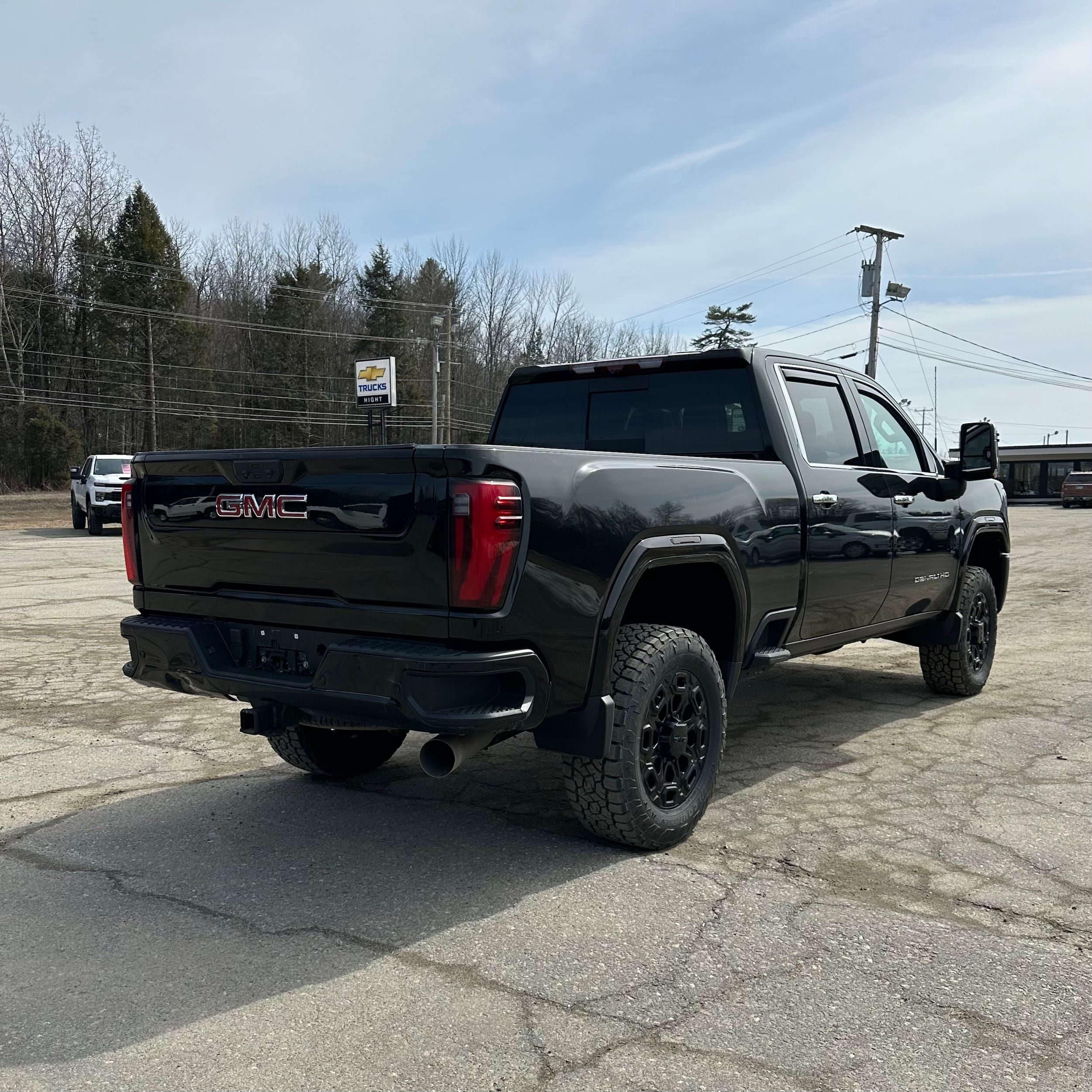 Used 2024 GMC Sierra 2500 Denali Ultimate AWD/4WD image 3