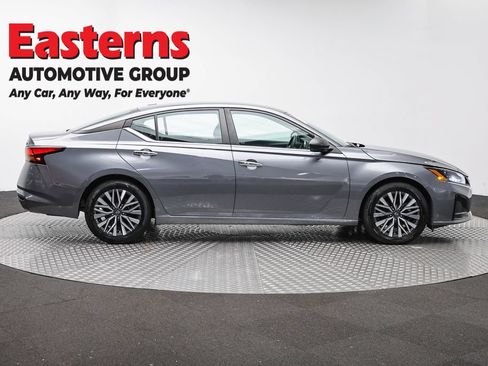 Used 2024 Nissan Altima 2.5 SV FWD image 4