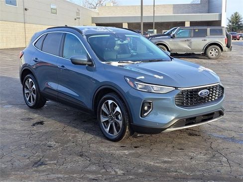 Certified 2023 Ford Escape Platinum image 2