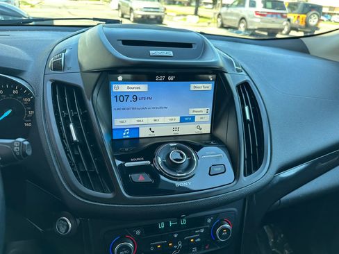 Used 2017 Ford Escape Titanium w/ Equipment Group 301A AWD/4WD image 15