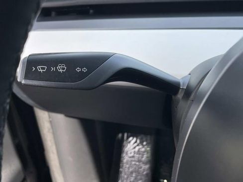 Used 2023 Tesla Model Y Performance image 18