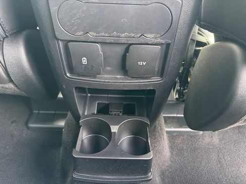 Used 2024 Ford Explorer XLT w/ Equipment Group 202A AWD/4WD image 29