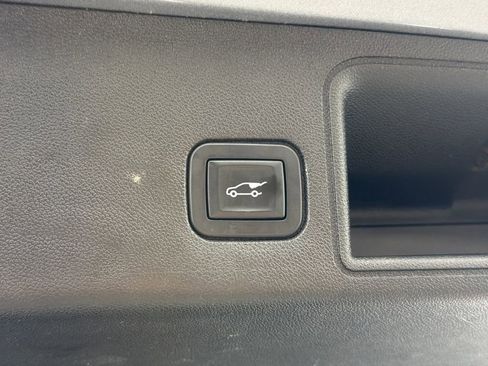 Used 2018 GMC Terrain Denali w/ Comfort Package image 17