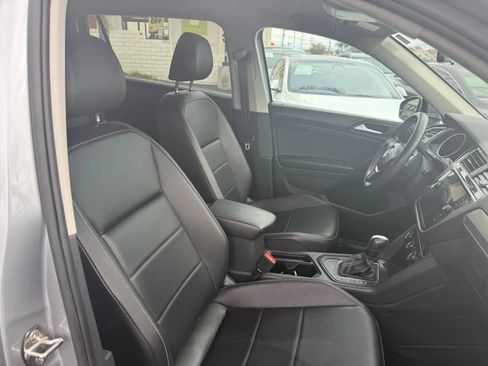 Used 2021 Volkswagen Tiguan SE FWD image 28
