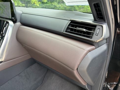 Used 2026 Lexus LX 700h Luxury AWD/4WD image 15