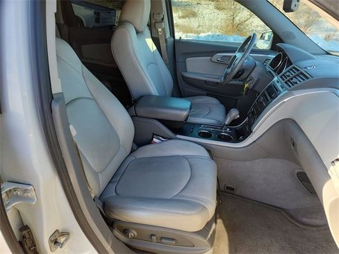 Used 2011 Chevrolet Traverse LT w/ Personal Connectivity Package image 26