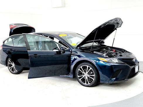 Used 2018 Toyota Camry SE w/ Audio Package FWD image 12