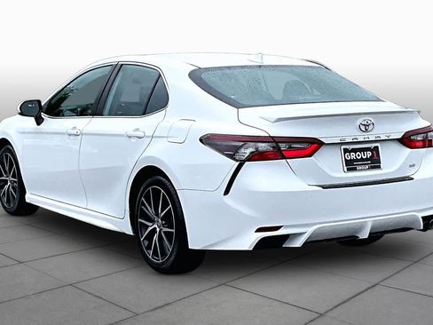 Used 2022 Toyota Camry SE w/ Convenience Package FWD image 11