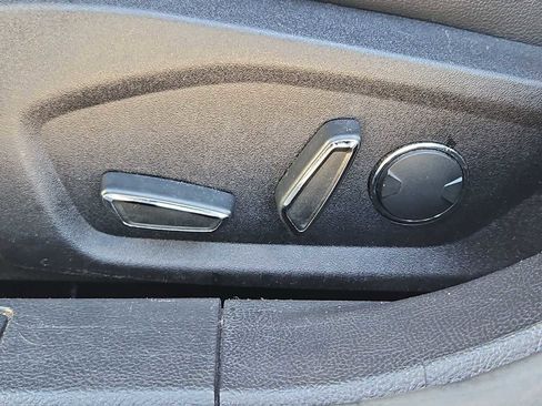 Used 2017 Ford Fusion SE w/ Fusion SE Technology Package image 18