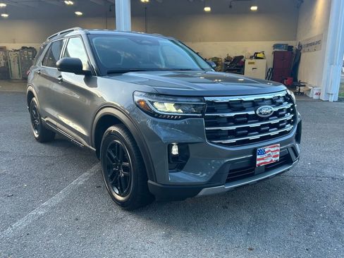 New 2026 Ford Explorer Active w/ Active Comfort Package image 2