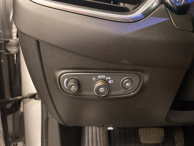 Used 2020 Chevrolet Equinox LT w/ Driver Convenience Package AWD/4WD image 16