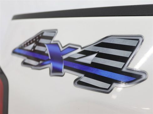 Used 2018 Chevrolet Silverado 2500 LT w/ Custom Sport Edition image 10