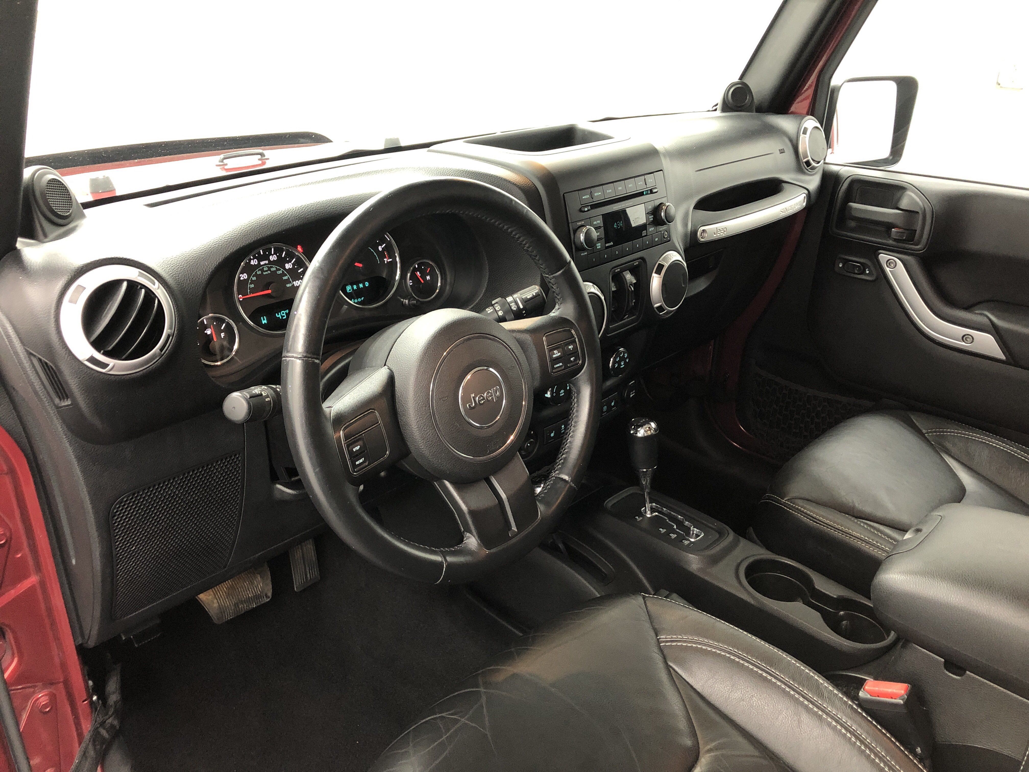 Used 2013 Jeep Wrangler Unlimited Sahara AWD/4WD image 12