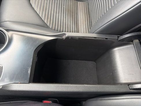 Used 2018 Toyota Camry L image 27