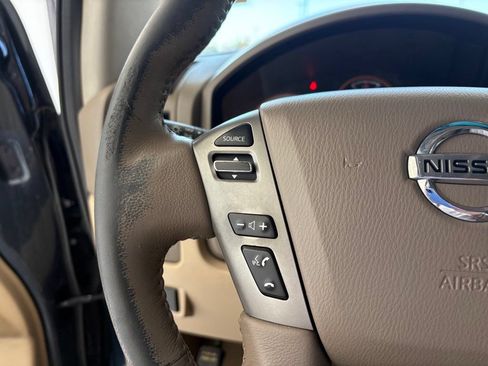 Used 2014 Nissan Titan SV w/ SV Value Truck Package RWD image 4