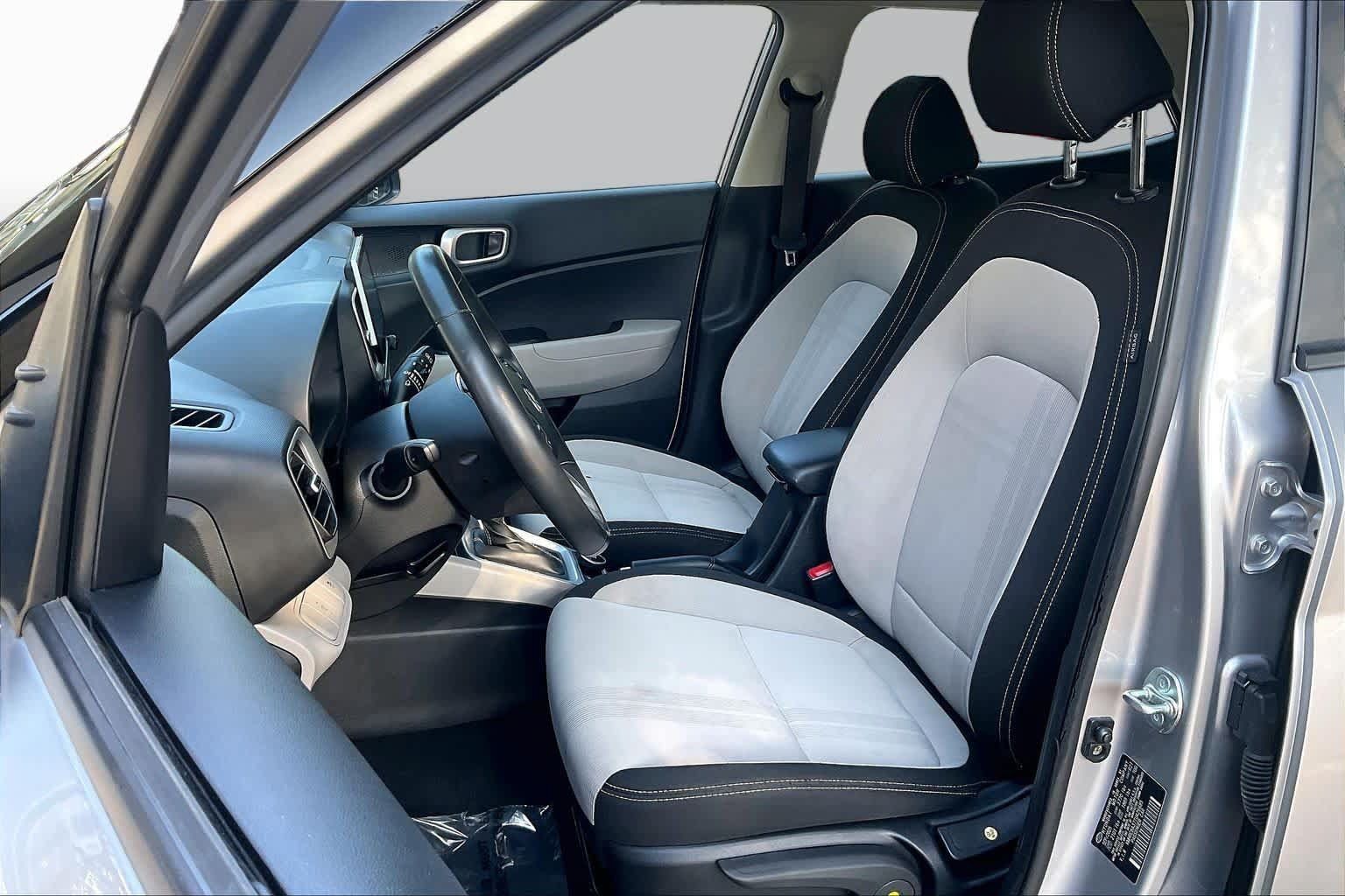 Certified 2026 Hyundai Venue SEL FWD image 8
