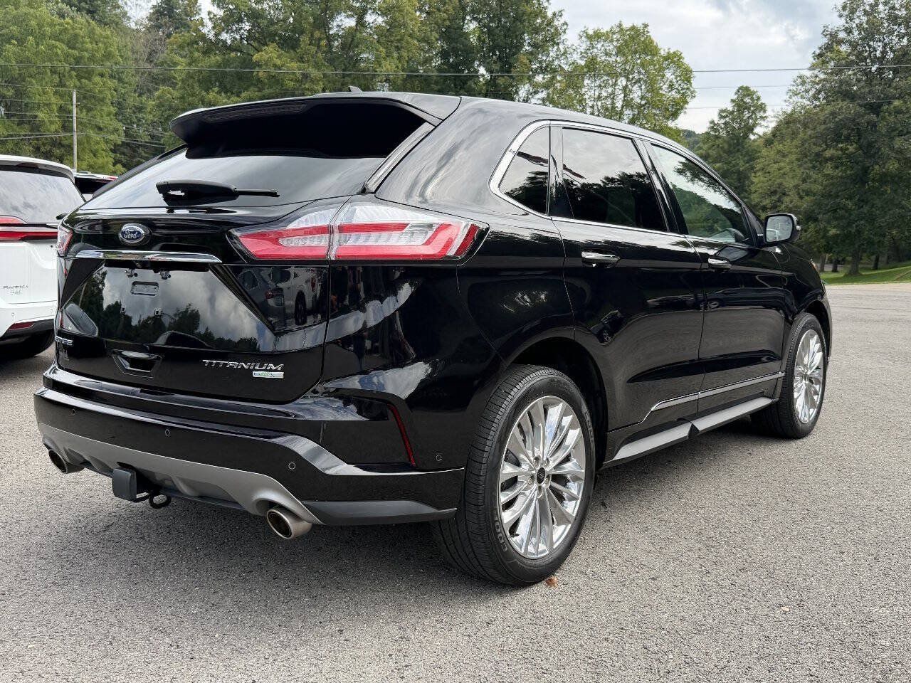 Used 2020 Ford Edge Titanium w/ Equipment Group 301A AWD/4WD image 5