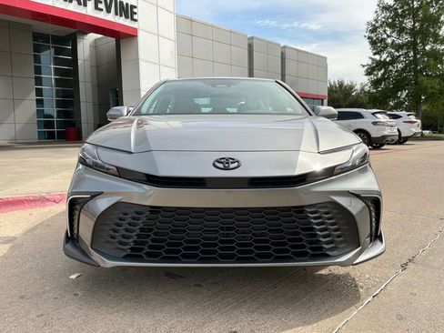 New 2026 Toyota Camry SE image 3