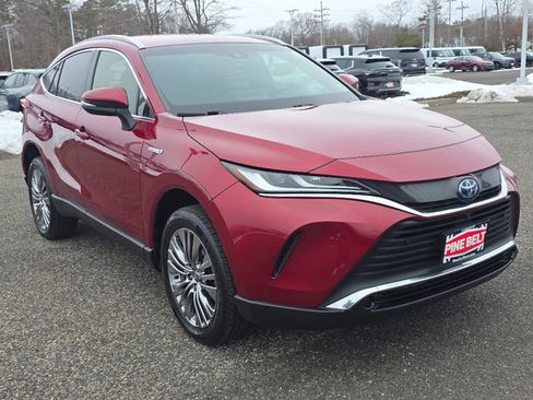 Used 2021 Toyota Venza Limited image 8