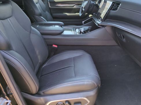 Used 2022 Jeep Wagoneer Series II AWD/4WD image 21