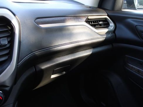 Used 2023 GMC Acadia Denali w/ Denali Ultimate Package AWD/4WD image 24