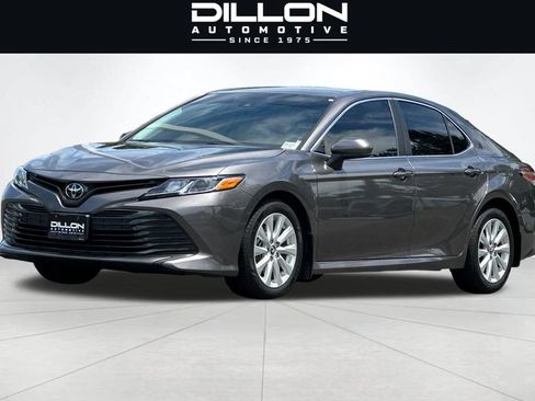 Used 2019 Toyota Camry LE FWD image 8