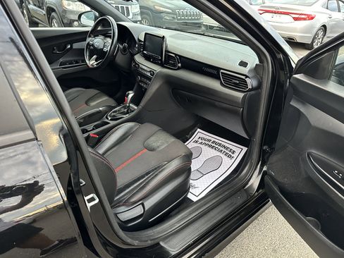 Used 2020 Hyundai Veloster Turbo image 13