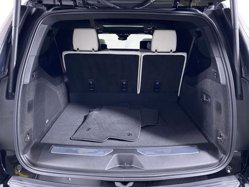 Certified 2025 Cadillac Escalade ESV Sport Platinum image 15