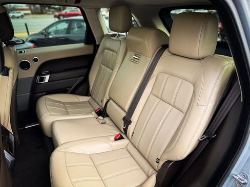 Used 2018 Land Rover Range Rover Sport HSE image 22