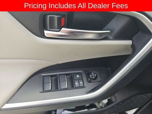 Used 2022 Toyota RAV4 XLE AWD/4WD image 7