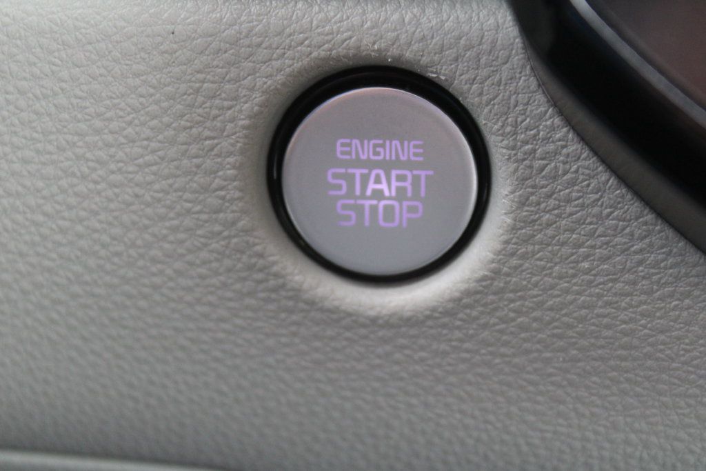 Certified 2025 Kia Carnival EX FWD image 39