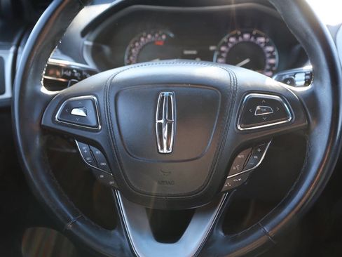 Used 2019 Lincoln MKZ Premiere image 18