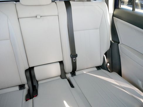 Certified 2022 Volkswagen Tiguan SE w/ Panoramic Sunroof Package image 14