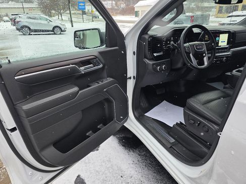 Used 2024 GMC Sierra 1500 SLT image 12