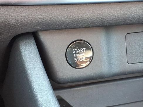Used 2024 Nissan Rogue SV AWD/4WD image 10