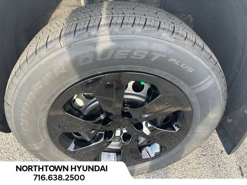 Used 2023 Toyota RAV4 LE AWD/4WD image 33