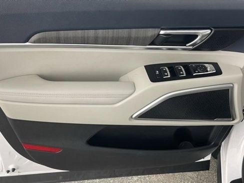 Used 2023 Kia Telluride EX w/ EX Captain's Chair Package image 35