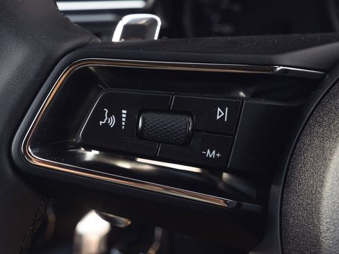 New 2025 Porsche Macan image 42