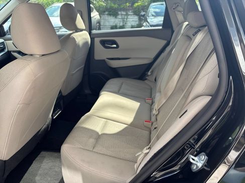 Used 2025 Nissan Rogue SV FWD image 23