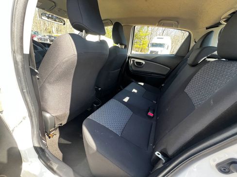Used 2016 Toyota Yaris L FWD image 10