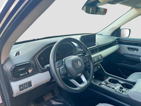 Used 2025 Honda Pilot EX-L image 9